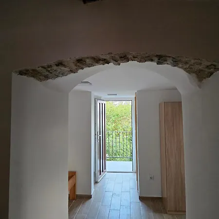 Nautia Stone House * Milohnici