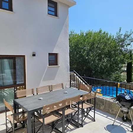 Nautia Stone House Villa *